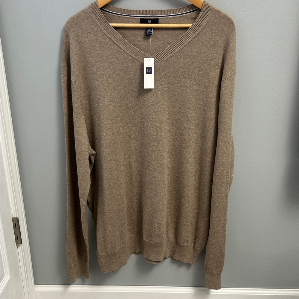 NWT GAP Men's Tan V-Neck Sweater